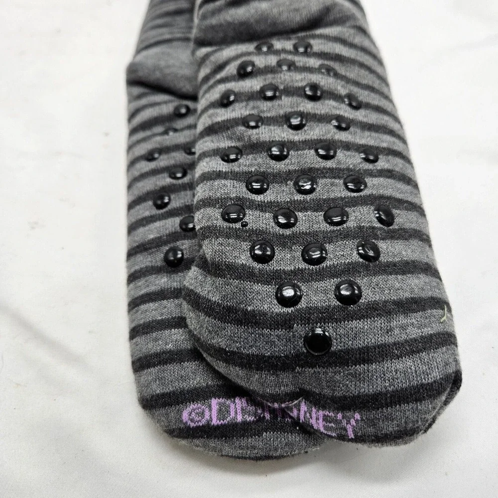 Disney Stitch Women's Lounge Socks Shoe Size 9-11 NWT‎